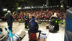 Foto de la galería: “Baile de mi tierra” convirtió a la plaza en una gran peña