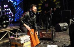 Foto de la galería: “Baile de mi tierra” convirtió a la plaza en una gran peña