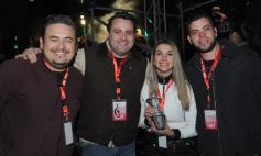 Foto de la galería: “Baile de mi tierra” convirtió a la plaza en una gran peña