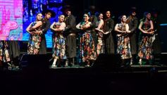 Foto de la galería: “Baile de mi tierra” convirtió a la plaza en una gran peña