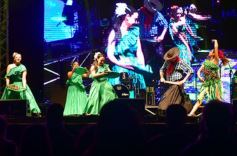 Foto de la galería: “Baile de mi tierra” convirtió a la plaza en una gran peña