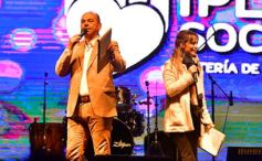 Foto de la galería: “Baile de mi tierra” convirtió a la plaza en una gran peña