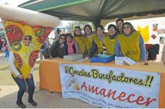 Foto de la galería: Solidaridad en la costanera posadeña: récord en elaboración y venta de pizza