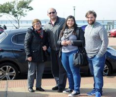 Foto de la galería: Solidaridad en la costanera posadeña: récord en elaboración y venta de pizza