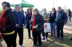 Foto de la galería: Solidaridad en la costanera posadeña: récord en elaboración y venta de pizza