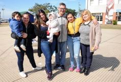 Foto de la galería: Solidaridad en la costanera posadeña: récord en elaboración y venta de pizza