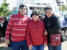 Foto de la galería: Solidaridad en la costanera posadeña: récord en elaboración y venta de pizza