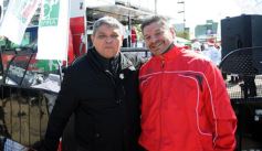 Foto de la galería: Solidaridad en la costanera posadeña: récord en elaboración y venta de pizza