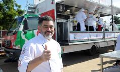 Foto de la galería: Solidaridad en la costanera posadeña: récord en elaboración y venta de pizza