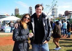 Foto de la galería: Solidaridad en la costanera posadeña: récord en elaboración y venta de pizza