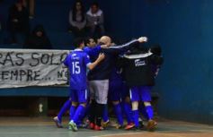 Foto de la galería: Tras una definición cabeza a cabeza, el campeón de Futsal fue Telecentro
