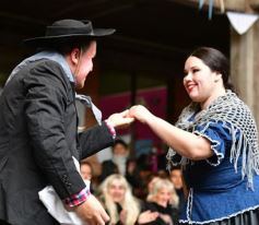 Foto de la galería: Día del Folklore en el Colegio del Carmen: pura tradición y emoción de la mano de los chicos