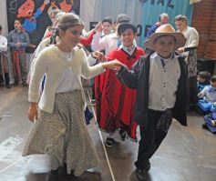Foto de la galería: Día del Folklore en el Colegio del Carmen: pura tradición y emoción de la mano de los chicos