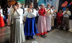 Foto de la galería: Día del Folklore en el Colegio del Carmen: pura tradición y emoción de la mano de los chicos