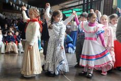 Foto de la galería: Día del Folklore en el Colegio del Carmen: pura tradición y emoción de la mano de los chicos