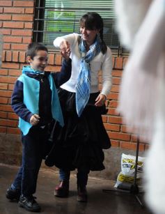Foto de la galería: Día del Folklore en el Colegio del Carmen: pura tradición y emoción de la mano de los chicos
