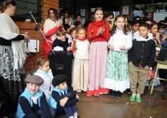 Foto de la galería: Día del Folklore en el Colegio del Carmen: pura tradición y emoción de la mano de los chicos