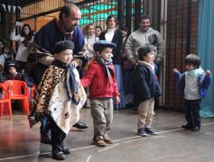 Foto de la galería: Día del Folklore en el Colegio del Carmen: pura tradición y emoción de la mano de los chicos