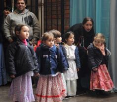 Foto de la galería: Día del Folklore en el Colegio del Carmen: pura tradición y emoción de la mano de los chicos