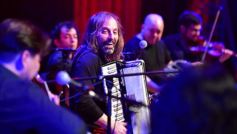 Foto de la galería: Emoción y talento: el Chango Spasiuk presentó su nuevo disco en el Teatro Lírico