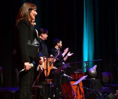Foto de la galería: Emoción y talento: el Chango Spasiuk presentó su nuevo disco en el Teatro Lírico