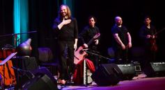 Foto de la galería: Emoción y talento: el Chango Spasiuk presentó su nuevo disco en el Teatro Lírico