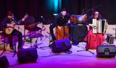 Foto de la galería: Emoción y talento: el Chango Spasiuk presentó su nuevo disco en el Teatro Lírico