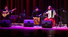 Foto de la galería: Emoción y talento: el Chango Spasiuk presentó su nuevo disco en el Teatro Lírico