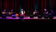 Foto de la galería: Emoción y talento: el Chango Spasiuk presentó su nuevo disco en el Teatro Lírico