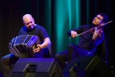 Foto de la galería: Emoción y talento: el Chango Spasiuk presentó su nuevo disco en el Teatro Lírico