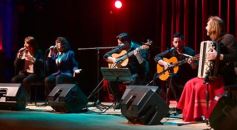 Foto de la galería: Emoción y talento: el Chango Spasiuk presentó su nuevo disco en el Teatro Lírico