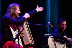 Foto de la galería: Emoción y talento: el Chango Spasiuk presentó su nuevo disco en el Teatro Lírico