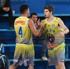 Foto de la galería: Volvió Luz y Fuerza a las competiciones de básquet: derrotó a Mitre por el Provincial