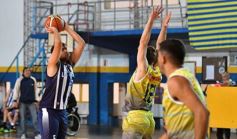Foto de la galería: Volvió Luz y Fuerza a las competiciones de básquet: derrotó a Mitre por el Provincial