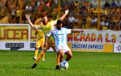 Foto de la galería: Las postales del debut del Colectivero en el Argentino A