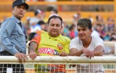 Foto de la galería: Las postales del debut del Colectivero en el Argentino A