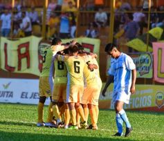 Foto de la galería: Las postales del debut del Colectivero en el Argentino A