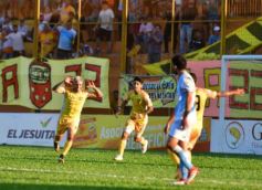 Foto de la galería: Las postales del debut del Colectivero en el Argentino A