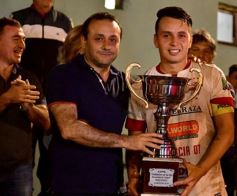 Foto de la galería: Copa Posadeña: Huracán gritó campeón