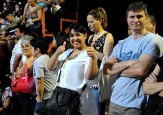 Foto de la galería: Un clásico, la Estudiantina posadeña, brilló como siempre en la costanera