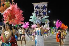 Foto de la galería: Un clásico, la Estudiantina posadeña, brilló como siempre en la costanera