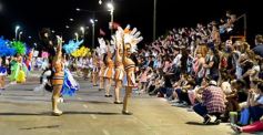 Foto de la galería: Un clásico, la Estudiantina posadeña, brilló como siempre en la costanera