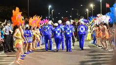 Foto de la galería: Un clásico, la Estudiantina posadeña, brilló como siempre en la costanera