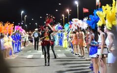 Foto de la galería: Un clásico, la Estudiantina posadeña, brilló como siempre en la costanera