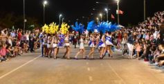 Foto de la galería: Un clásico, la Estudiantina posadeña, brilló como siempre en la costanera