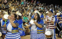 Foto de la galería: Un clásico, la Estudiantina posadeña, brilló como siempre en la costanera