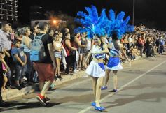 Foto de la galería: Un clásico, la Estudiantina posadeña, brilló como siempre en la costanera