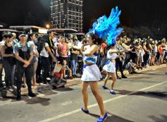 Foto de la galería: Un clásico, la Estudiantina posadeña, brilló como siempre en la costanera