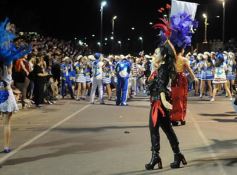 Foto de la galería: Un clásico, la Estudiantina posadeña, brilló como siempre en la costanera