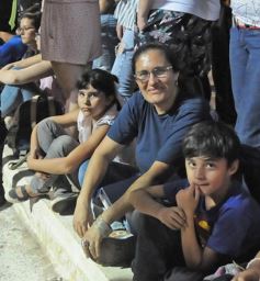 Foto de la galería: Un clásico, la Estudiantina posadeña, brilló como siempre en la costanera